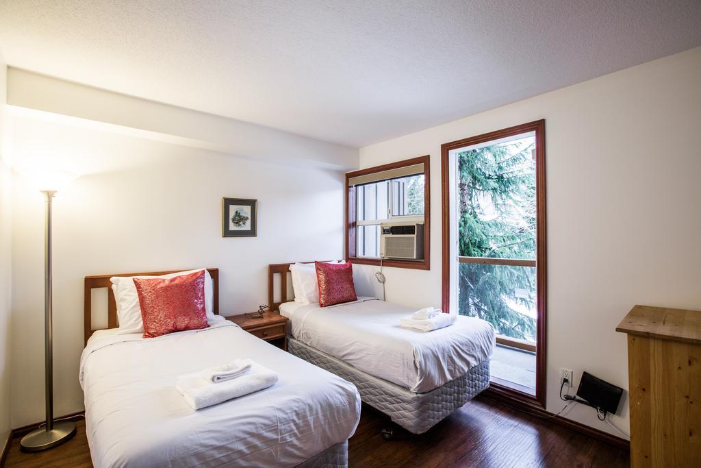 Whistler Blackcomb Vacation Rentals - Village North Exterior photo
